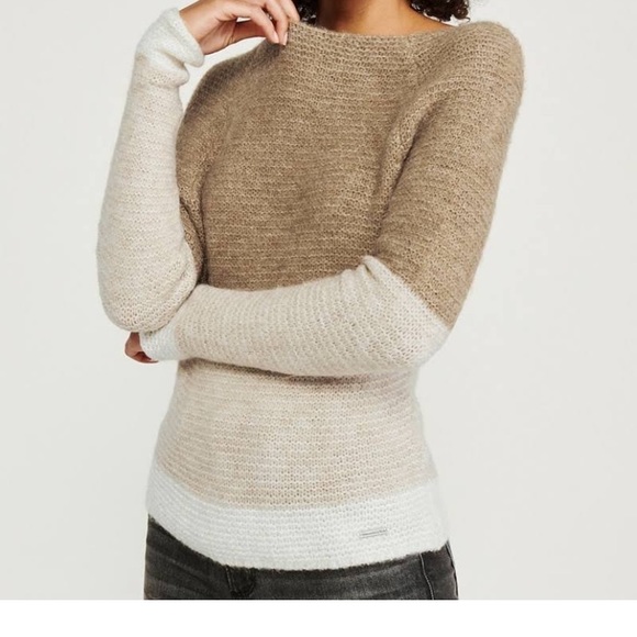 Abercrombie & Fitch Sweaters - NWOT Abercrombie and Fitch sweater!